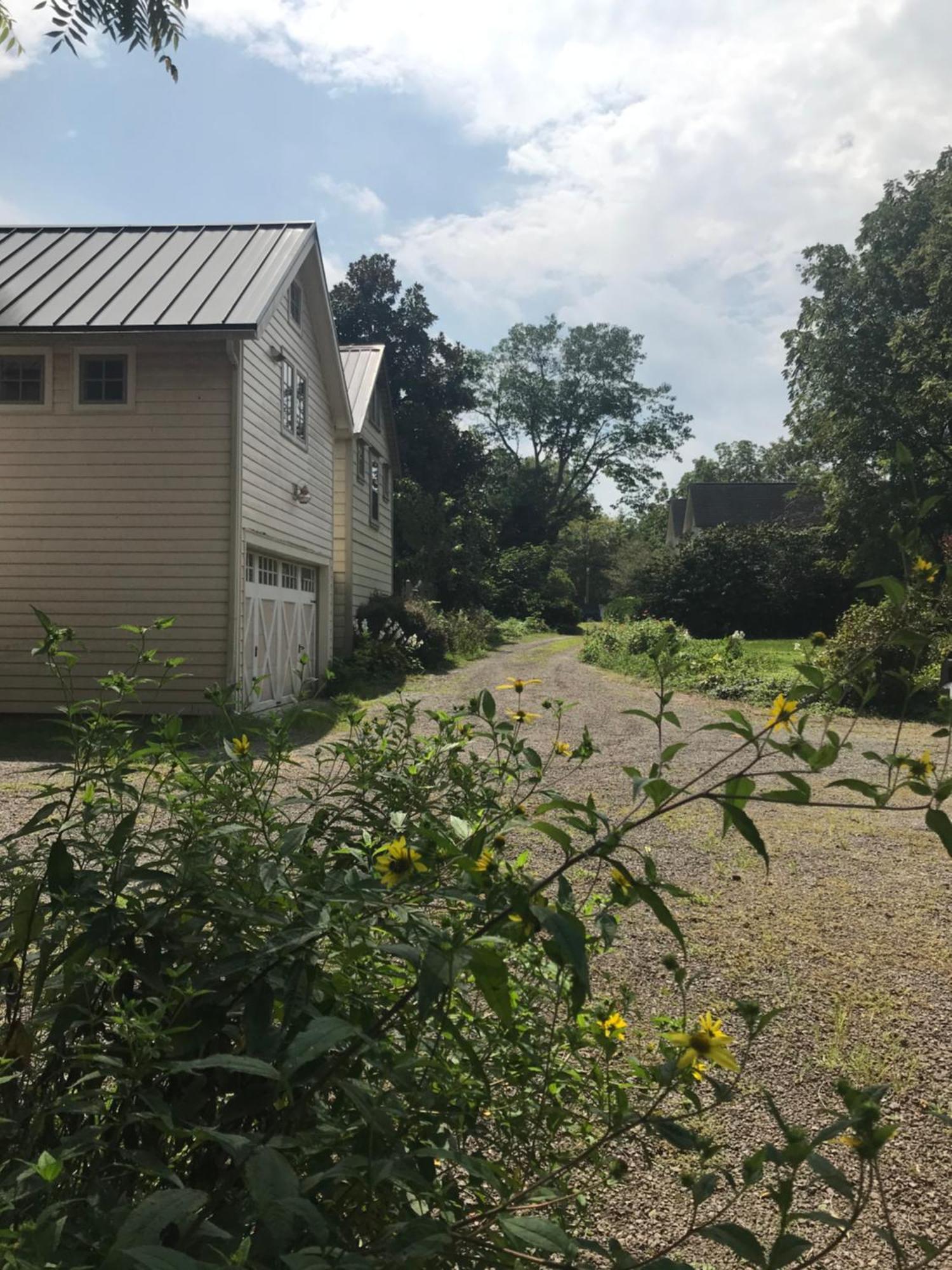 Carriage House Hideaway In Center Of Chestertown Exterior photo