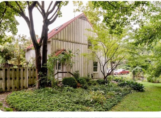 Carriage House Hideaway In Center Of Chestertown Exterior photo